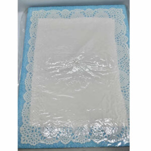 BANDEJA RECTANGULAR CELESTE con gibre para torta