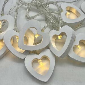 LUCES DE MADERA CORAZON calida