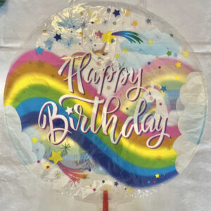 GLOBO HAPPY BIRTHDAY TRANSPARENTE CON ARCO IRIS Y NUBECITAS